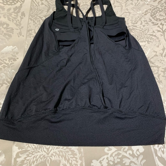 Black Lululemon tank with built in sports Bra - Picture 2 of 2